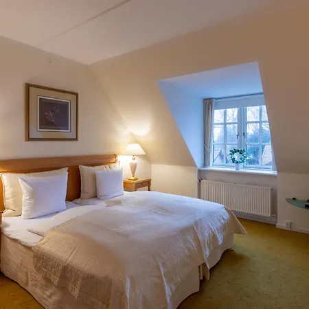 Milling Knudsens Gaard Hotel 4*