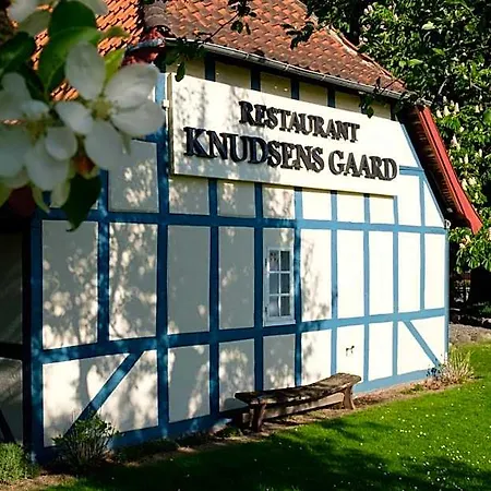 Knudsens Gaard