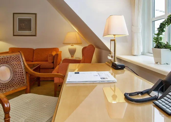 Hotell Knudsens Gaard 4*